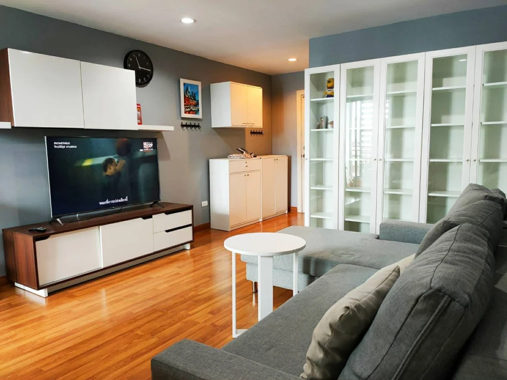 For rent: Regent Home 22 Sukhumvit 85, corner room, Combine style, perfectly proportioned, fully furnished, open view outside the project, no building