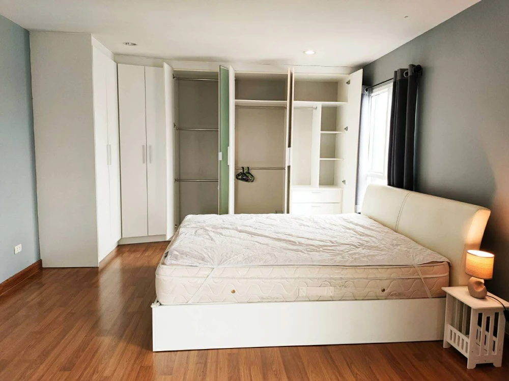 For rent: Regent Home 22 Sukhumvit 85, corner room, Combine style, perfectly proportioned, fully furnished, open view outside the project, no building