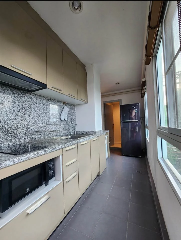 For rent: Regent Home 22, very spacious room, 63 sq m, with balcony, warm atmosphere like being at home. Reserve now!