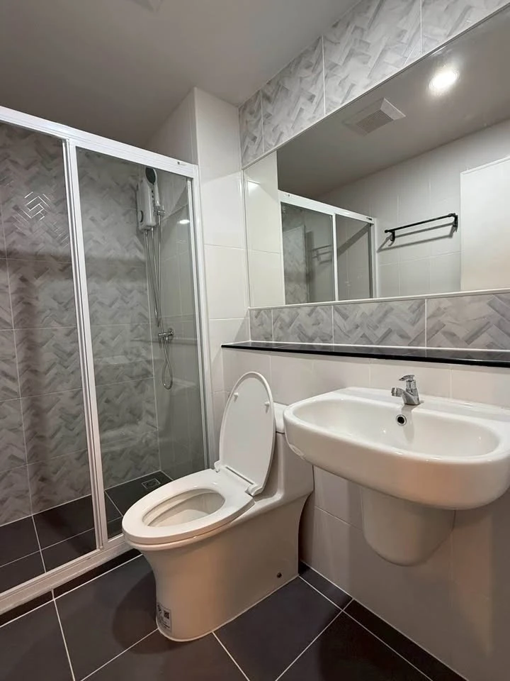 ให้เช่า Regent Home Bangna 1 ห้องนอน 1 ห้องน้ำ ตกแต่งคุมโทน เฟอร์นิเจอร์ครบครัน หิ้วกระเป๋าเข้าอยู่ได้เลยจ้า