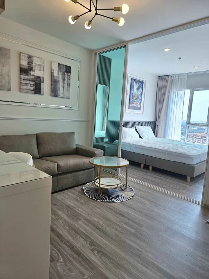 For rent: Regent Home Bangna, 1 bedroom, 1 bathroom. Decorated in a coordinated theme, fully furnished. Don't miss out!