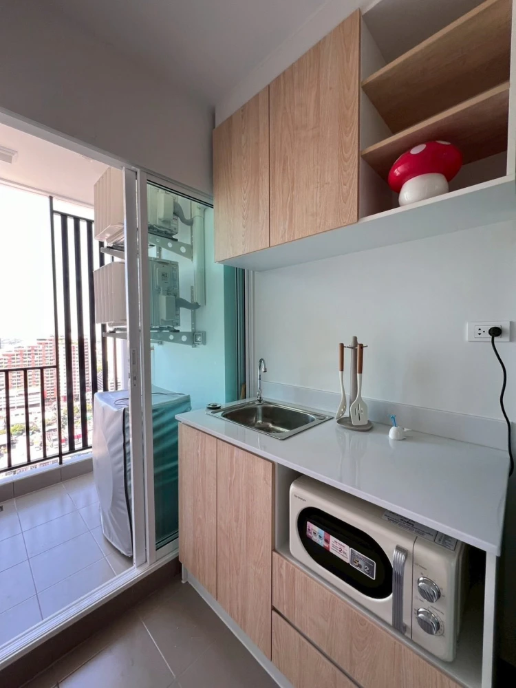 For rent: Regent Home Bangna, 1 bedroom, 1 bathroom, minimalist style, high-quality built-in furniture. Don't miss out!