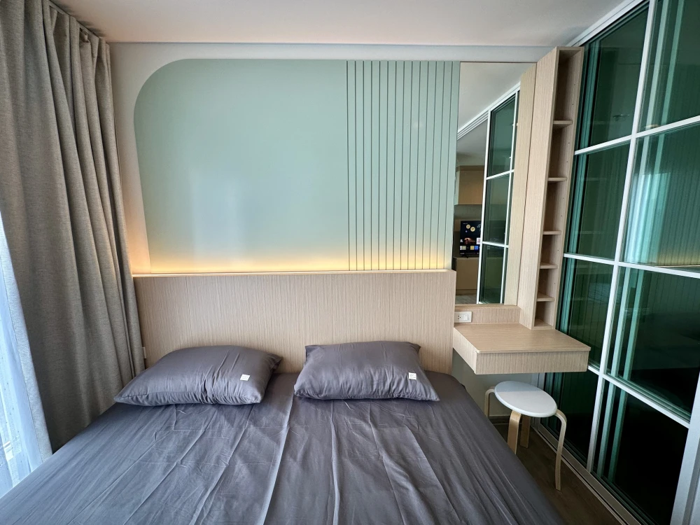 For rent: Regent Home Bangna, 1 bedroom, 1 bathroom. High-quality built-in furniture. Move-in ready!