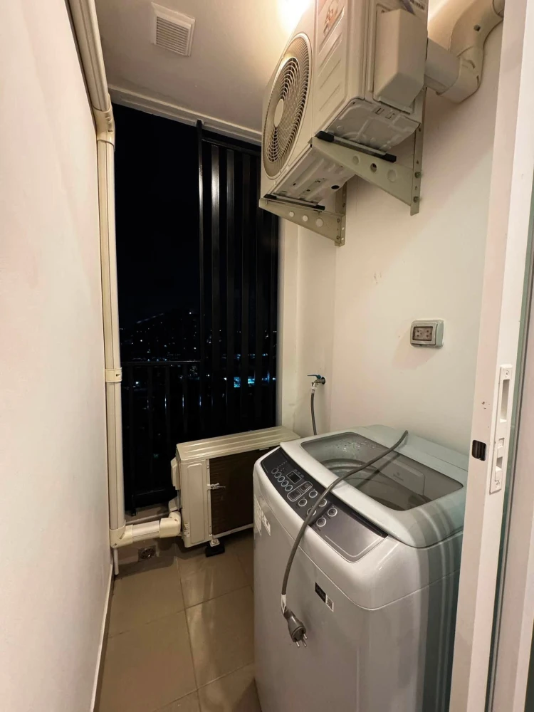 For rent: Regent Home Bangna, 14th floor, corner unit, fully furnished, very livable. Book now!