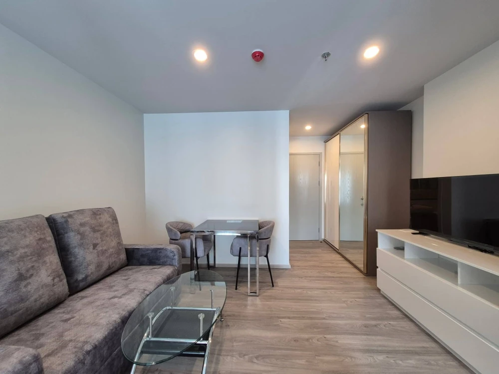 For rent: Regent Home Bangna, 17th floor, nice, fully furnished unit. Book now! (Quickly!)