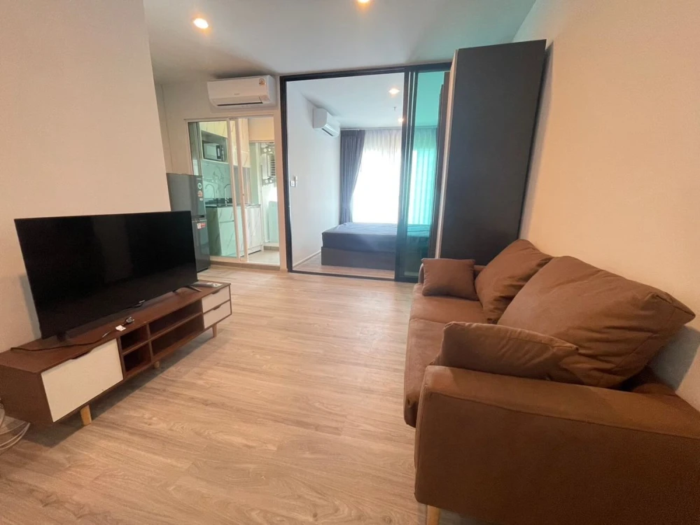 For rent: Regent Home Bangna, 18th floor, corner room, fully furnished, nice to live in, reserve now, hurry!