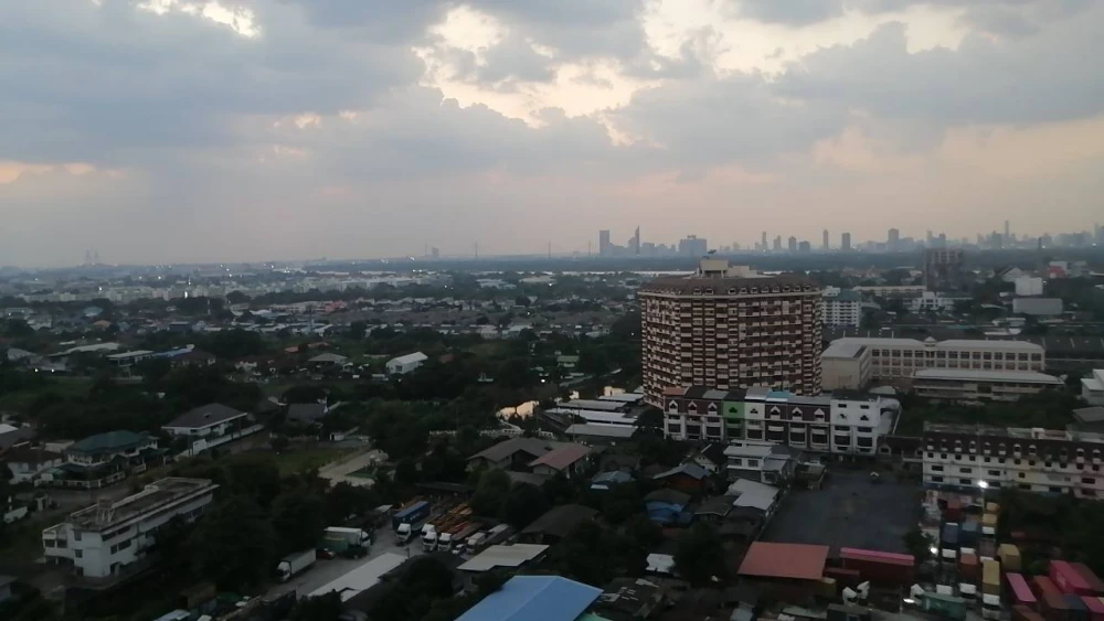 For rent: Regent Home Bangna, 20th floor, river view, fully furnished and equipped with appliances. You can't miss this opportunity!