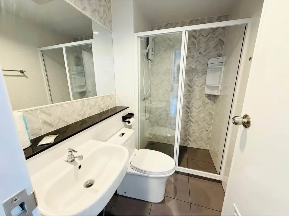 For rent: Regent Home Bangna, 21st floor. Unobstructed view, great location, beautiful view, not hot, fully furnished. Book now!
