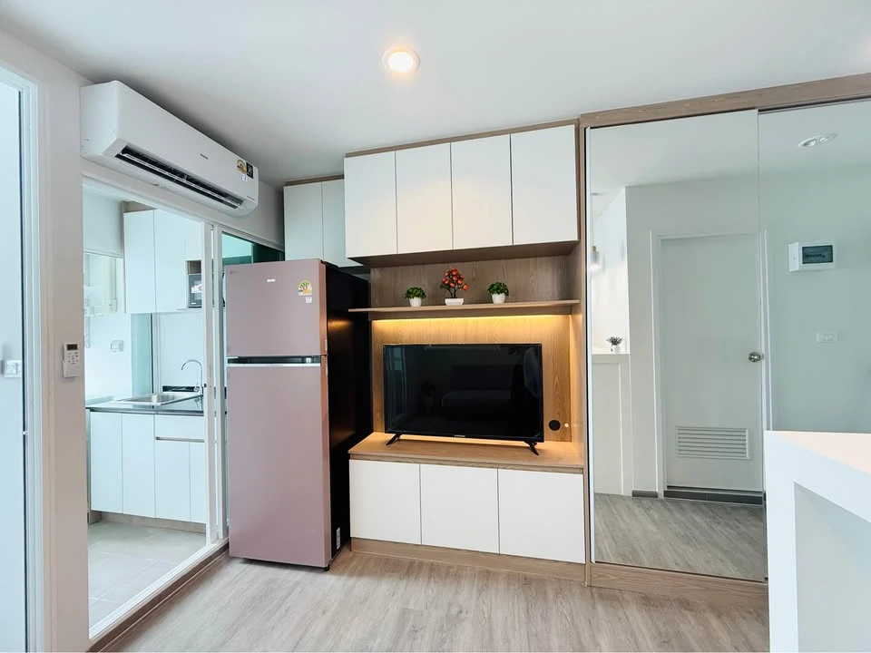 For rent: Regent Home Bangna, 21st floor. Unobstructed view, great location, beautiful view, not hot, fully furnished. Book now!