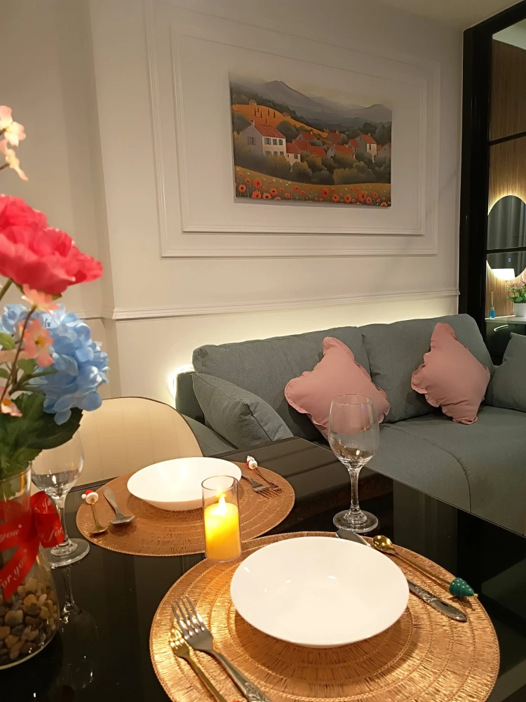 For rent: Regent Home Bangna, 23rd floor. Very high floor, furnished with high-quality furniture. Don't miss out!