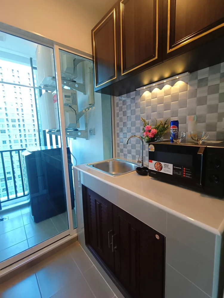 For rent: Regent Home Bangna, 23rd floor. Very high floor, furnished with high-quality furniture. Don't miss out!