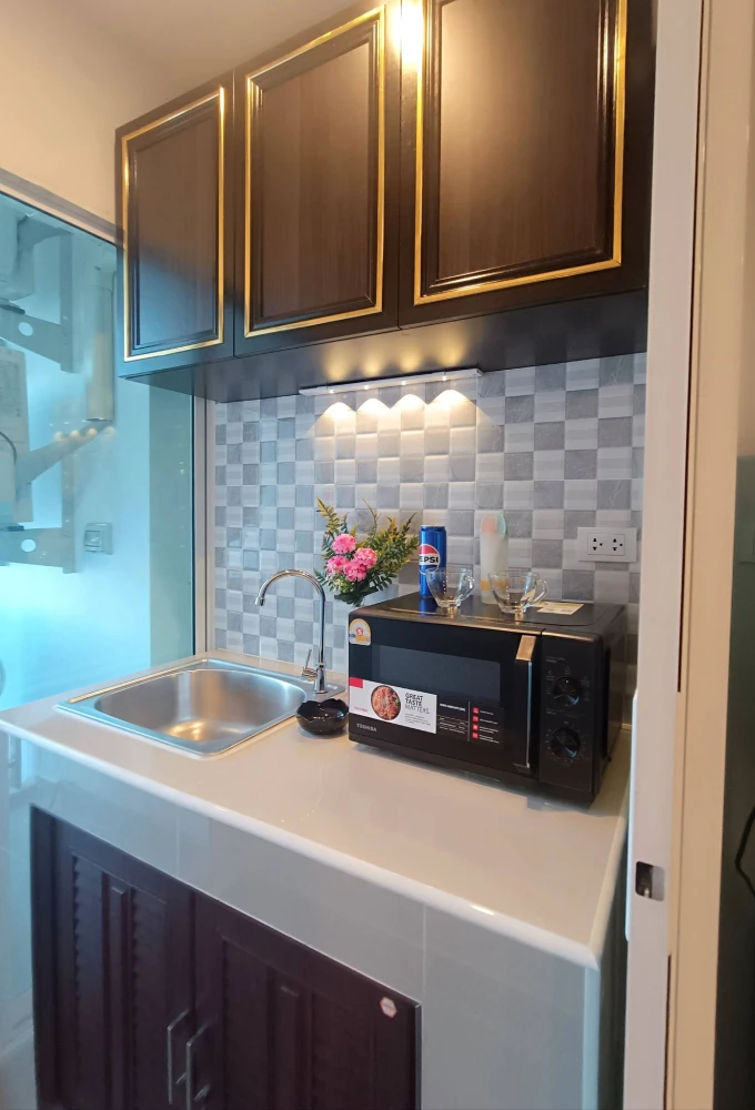 For rent: Regent Home Bangna, 23rd floor. Very high floor, furnished with high-quality furniture. Don't miss out!