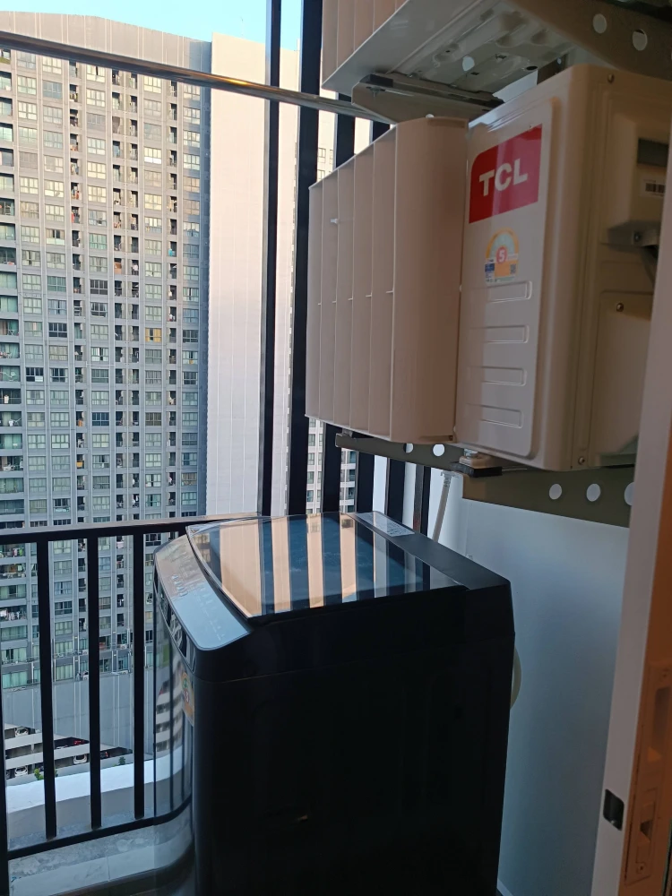 For rent: Regent Home Bangna, 23rd floor. Very high floor, furnished with high-quality furniture. Don't miss out!
