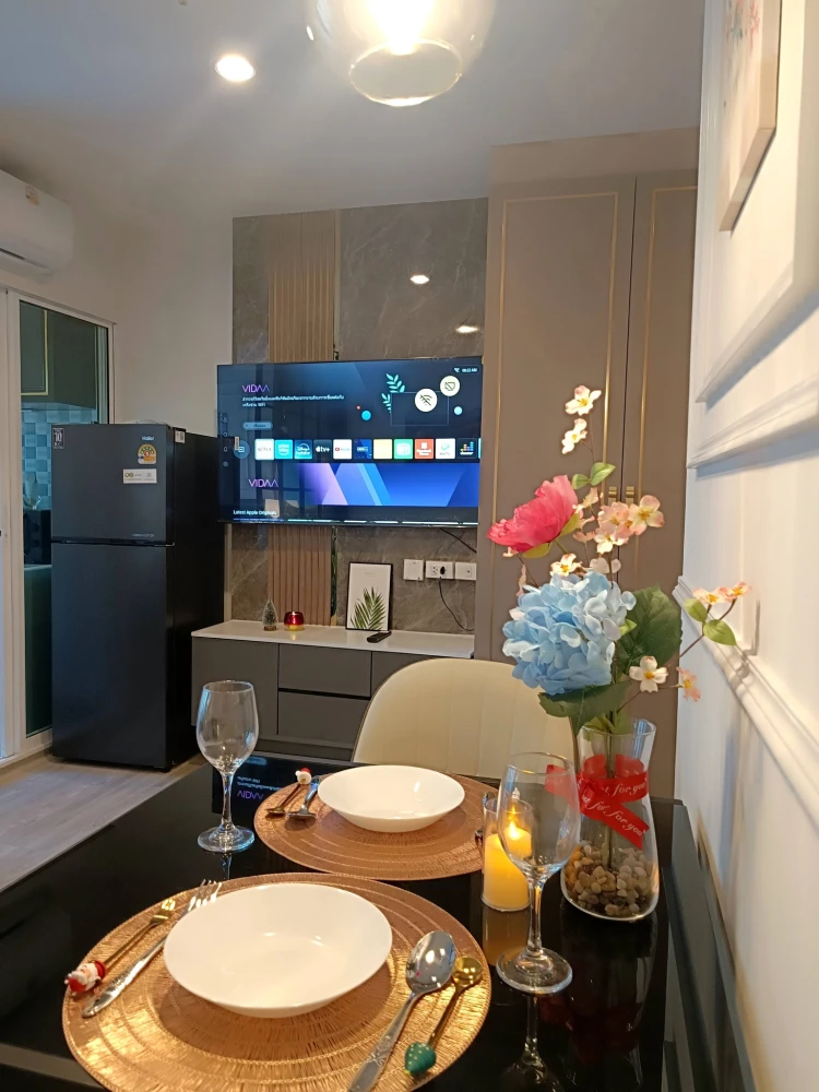 For rent: Regent Home Bangna, 23rd floor. Very high floor, furnished with high-quality furniture. Don't miss out!