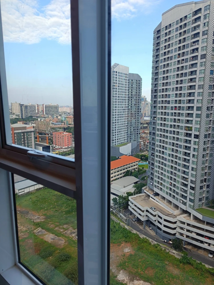 For rent: Regent Home Bangna, 23rd floor. Very high floor, furnished with high-quality furniture. Don't miss out!