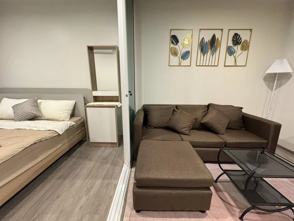 ให้เช่า Regent Home Bangna ชั้น 24 วิว BTS สวยมาก มีตู้เสื้อผ้าขนาดใหญ่พร้อมไฟส่องสว่าง ตกแต่งเฟอร์นิเจอร์ครบพร้อมอยู่