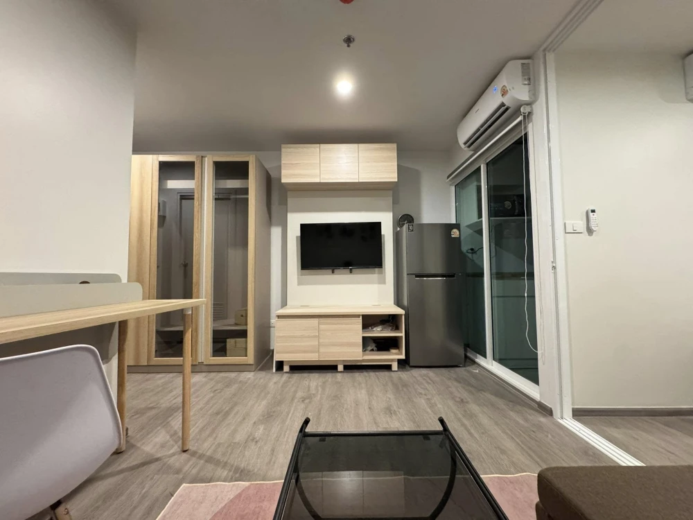 ให้เช่า Regent Home Bangna ชั้น 24 วิว BTS สวยมาก มีตู้เสื้อผ้าขนาดใหญ่พร้อมไฟส่องสว่าง ตกแต่งเฟอร์นิเจอร์ครบพร้อมอยู่