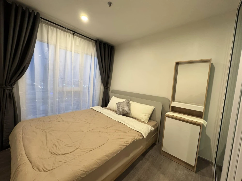 ให้เช่า Regent Home Bangna ชั้น 24 วิว BTS สวยมาก มีตู้เสื้อผ้าขนาดใหญ่พร้อมไฟส่องสว่าง ตกแต่งเฟอร์นิเจอร์ครบพร้อมอยู่