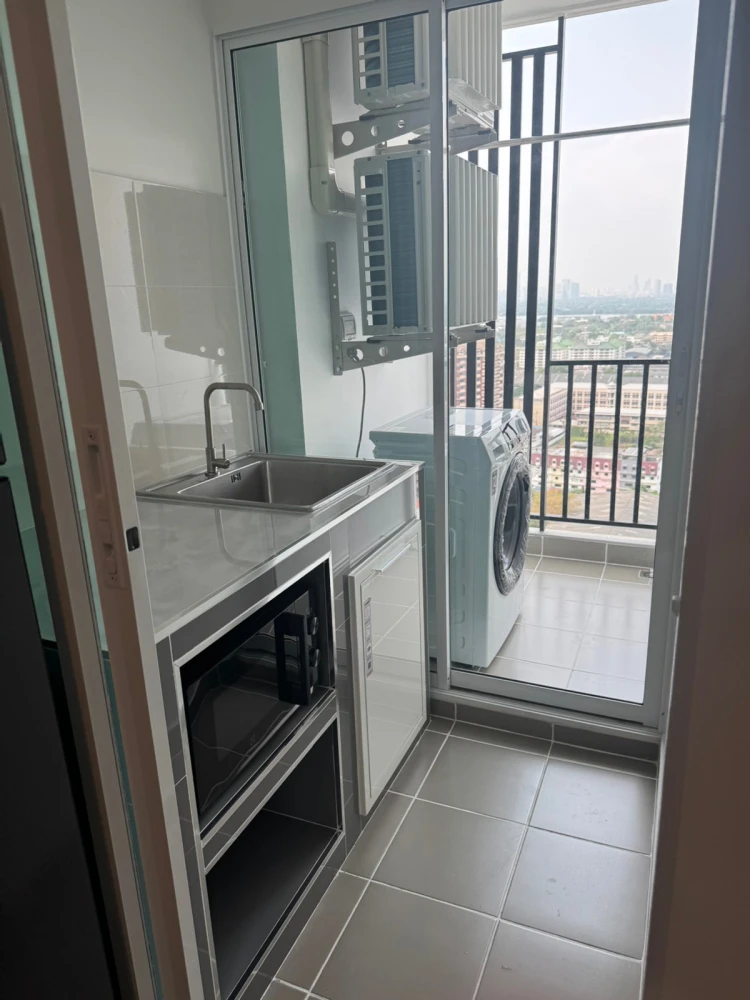 For rent: Regent Home Bangna, 24th floor, Building A, unobstructed river view. Fully furnished with appliances. Ready to move in immediately.