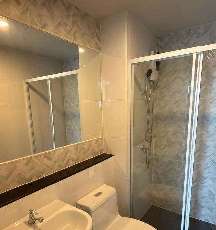 For rent: Regent Home Bangna, 25th floor, fully furnished, very livable. Book now, don't miss out!