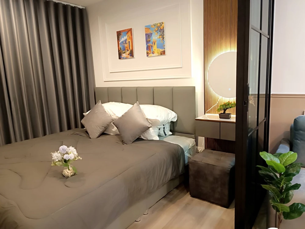 For rent: Regent Home Bangna, 30th floor, high floor, fully furnished, very livable. Interested? Book now!