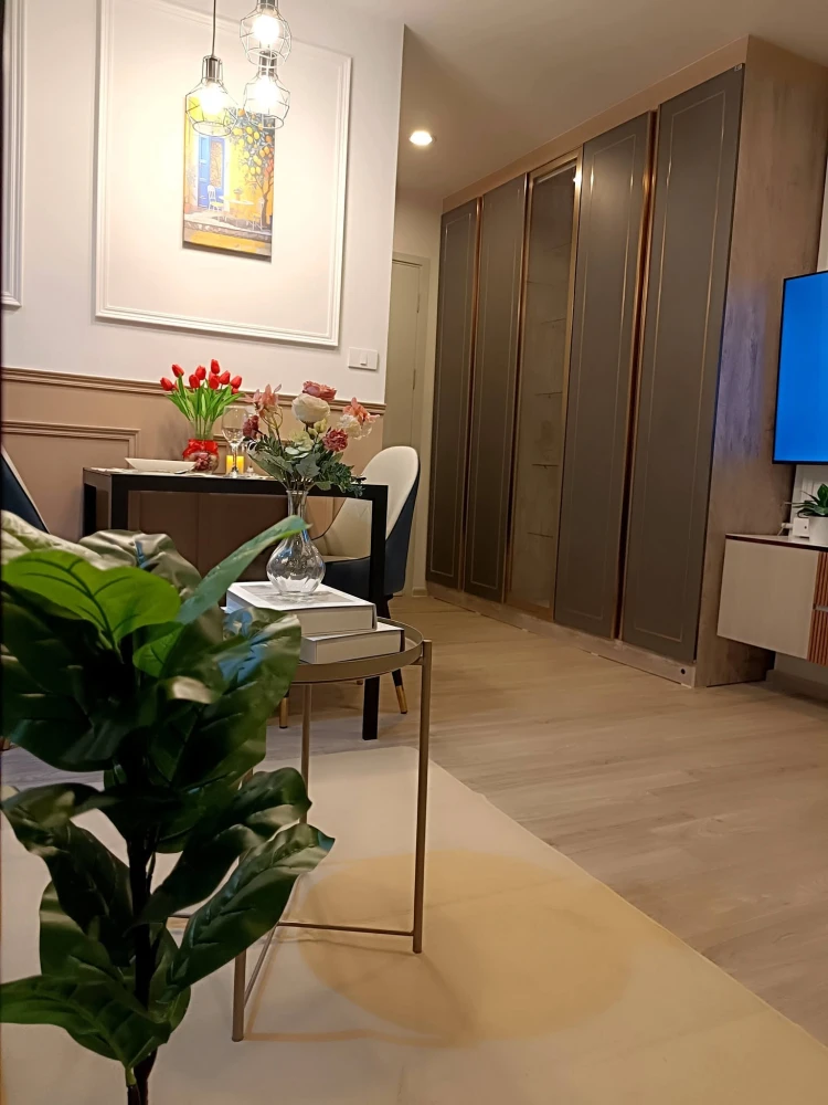 For rent: Regent Home Bangna, 30th floor, high floor, fully furnished, very livable. Interested? Book now!