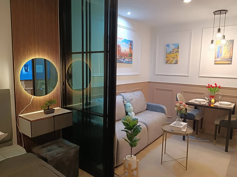 For rent: Regent Home Bangna, 30th floor, high floor, fully furnished, very livable. Interested? Book now!