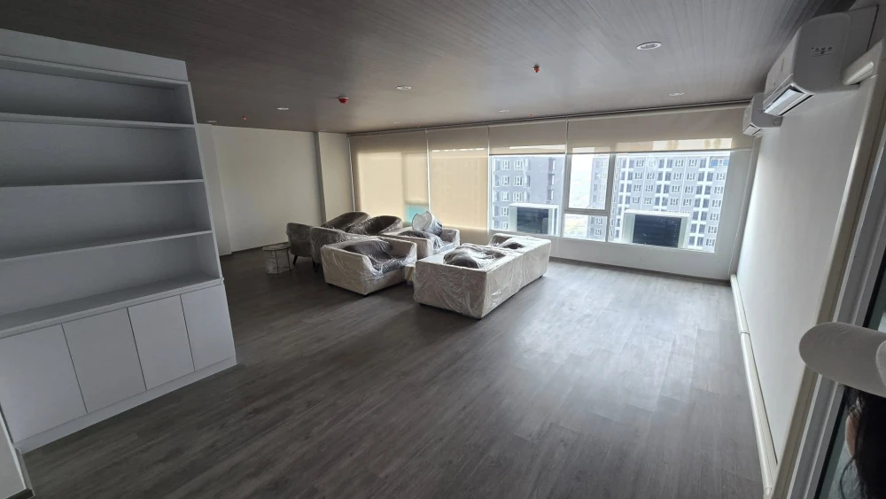 For rent: Regent Home Bangna, 32nd floor, high floor, good view. Interested? Hurry and book now. Don't miss out.
