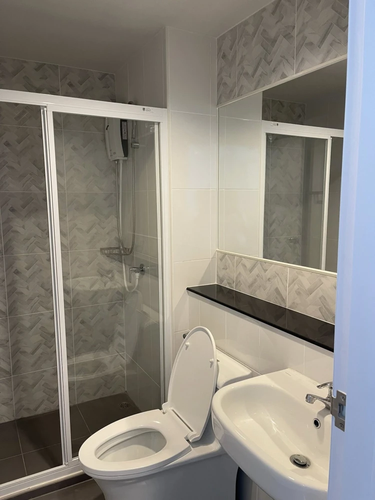 For rent: Regent Home Bangna, 9th floor, pool view, fully furnished, nice to live in, reserve now, don't miss out!
