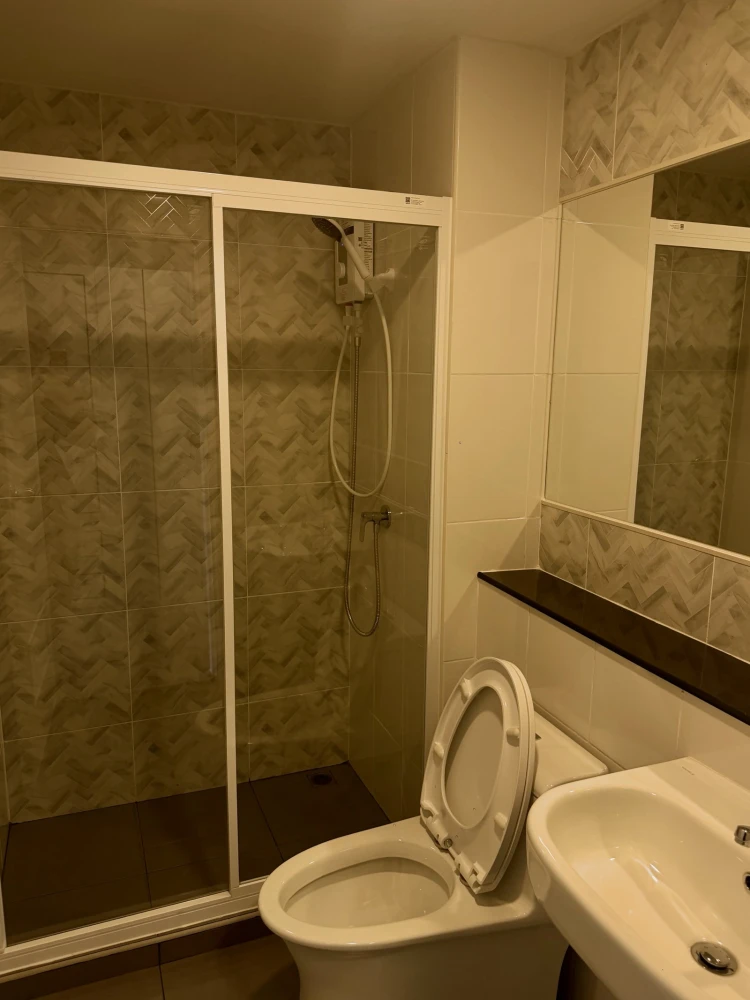 For rent: Regent Home Bangna, 9th floor. Beautifully furnished and ready to move in. Book now!