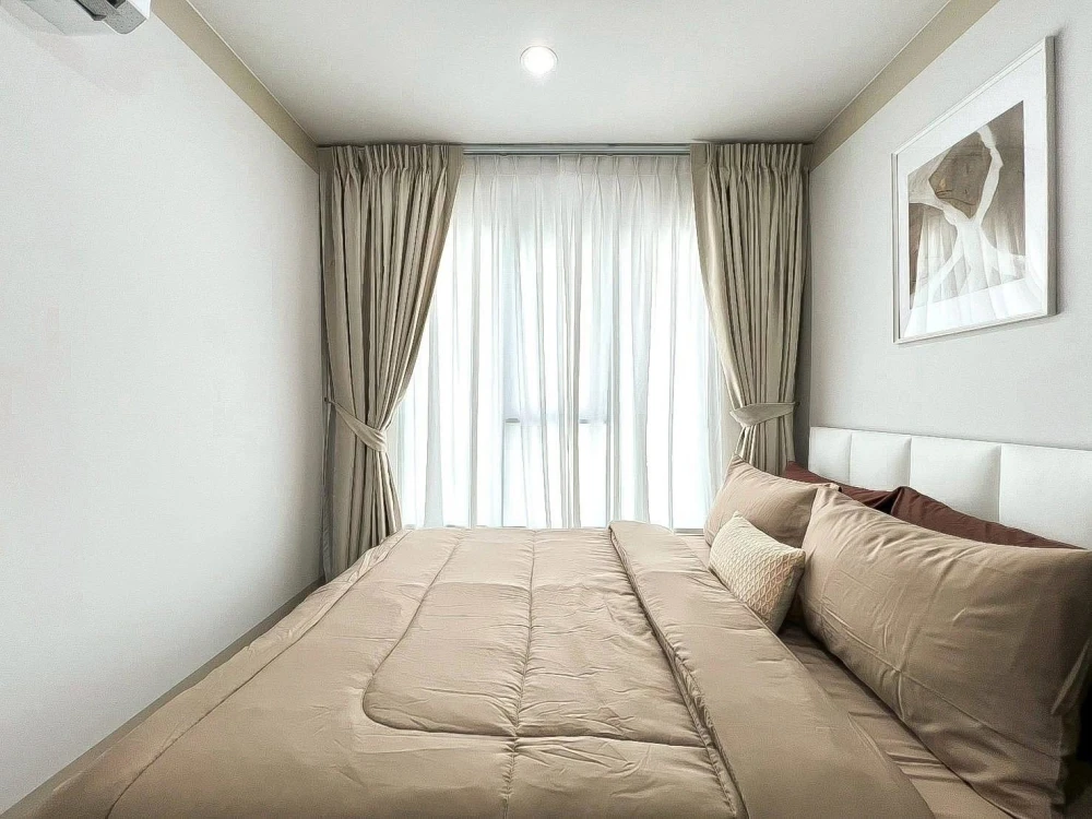 For rent: Regent Home Bangna, high floor, unobstructed view, pleasant atmosphere, receives morning sunlight, good breeze, not hot in the afternoon. Do