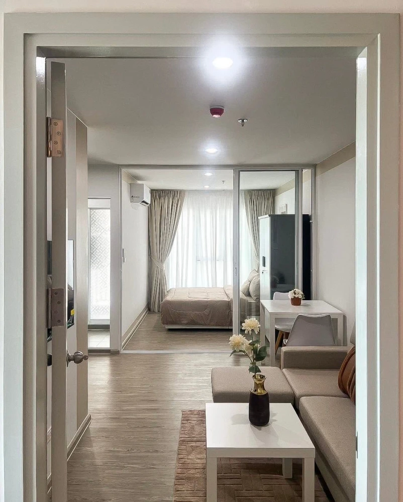 For rent: Regent Home Bangna, high floor, unobstructed view, pleasant atmosphere, receives morning sunlight, good breeze, not hot in the afternoon. Do
