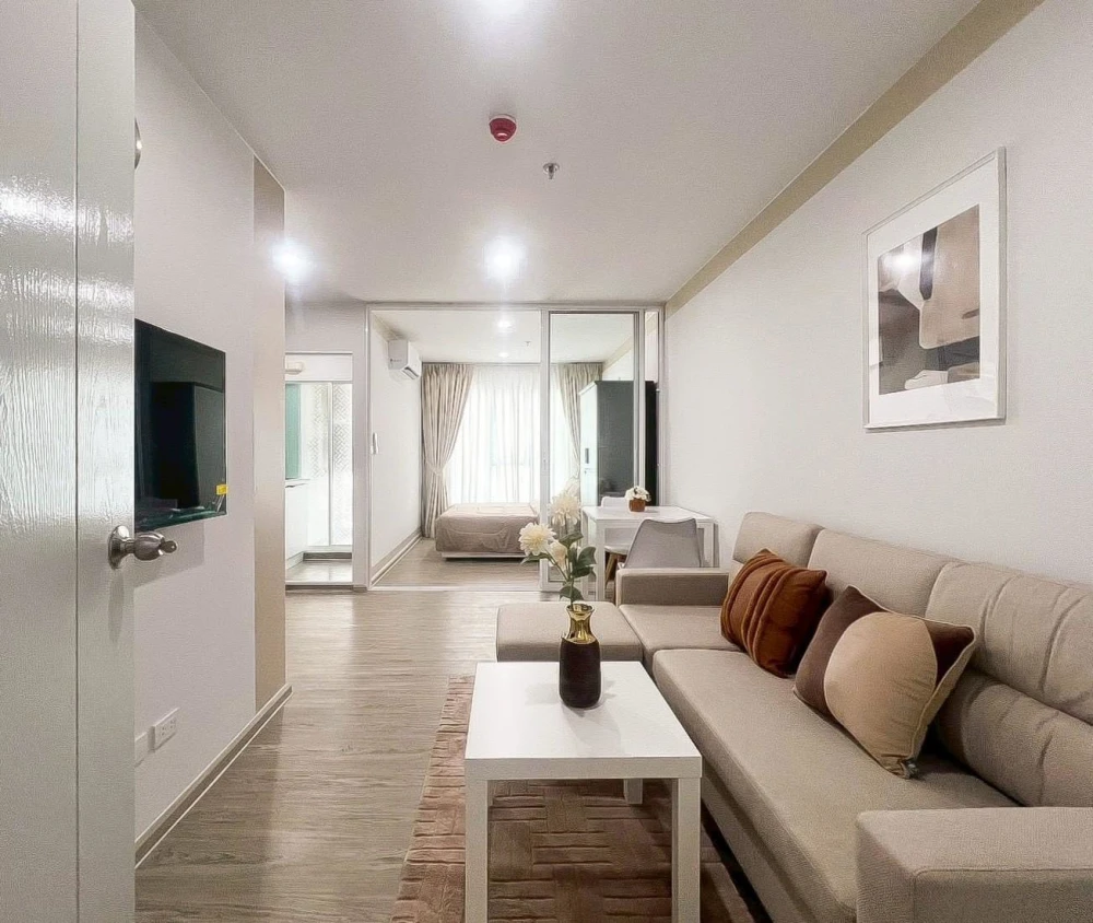 For rent: Regent Home Bangna, high floor, unobstructed view, pleasant atmosphere, receives morning sunlight, good breeze, not hot in the afternoon. Do
