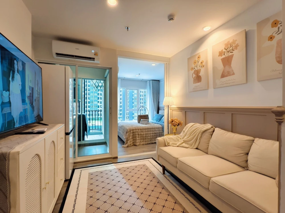 For rent: Regent Home Bangna, beautifully decorated with built-in furniture, swimming pool view, super chill atmosphere, don't miss it!