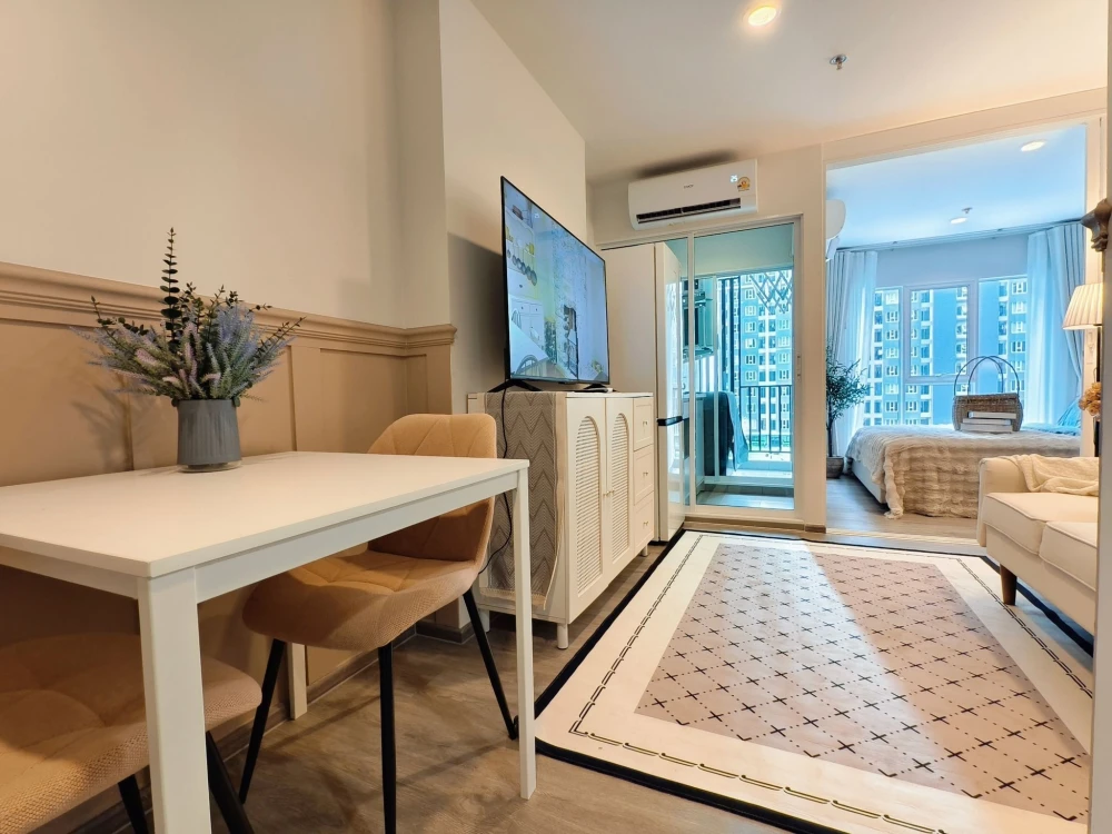 For rent: Regent Home Bangna, beautifully decorated with built-in furniture, swimming pool view, super chill atmosphere, don't miss it!