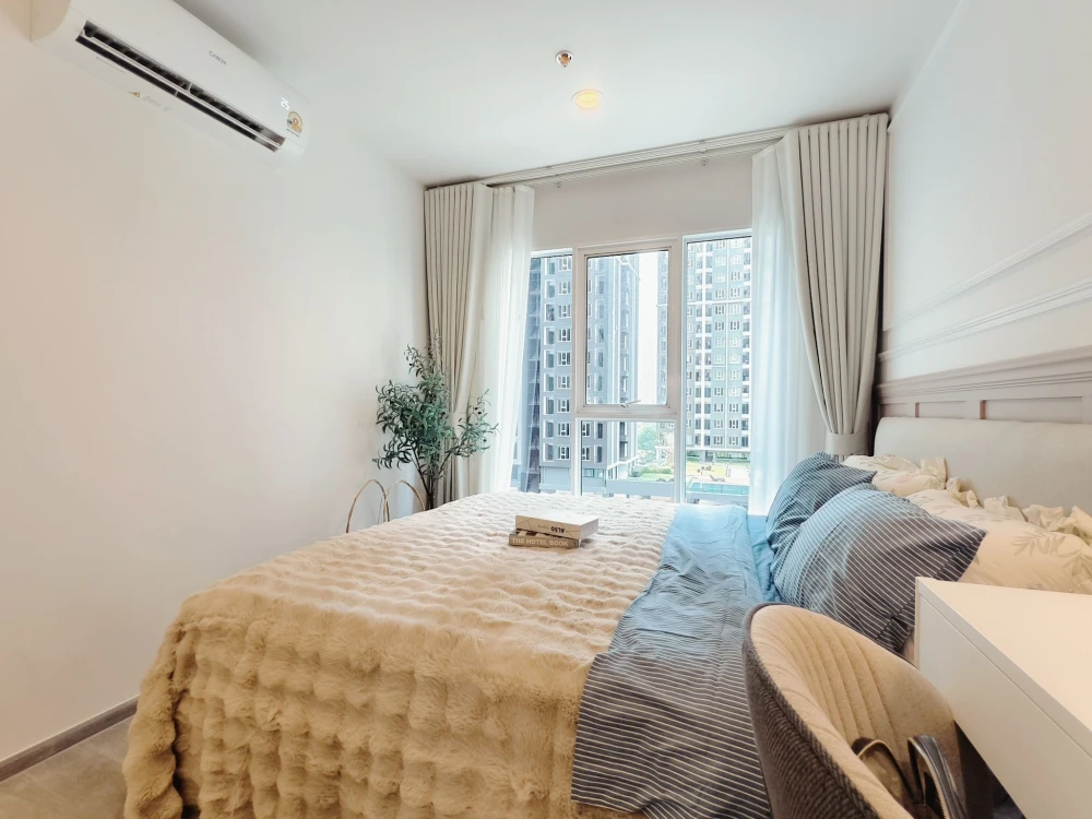 For rent: Regent Home Bangna, beautifully decorated with built-in furniture, swimming pool view, super chill atmosphere, don't miss it!