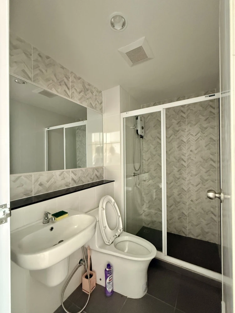 For rent: Regent Home Bangna, fully furnished in a beautiful minimalist style! Book now!