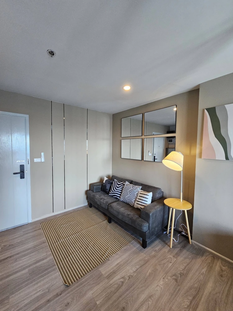 For rent: Regent Home Bangna, Building A, 22nd floor, river view of Bang Krachao. Wide-fronted unit, a special type available in only 1% of units. Boo