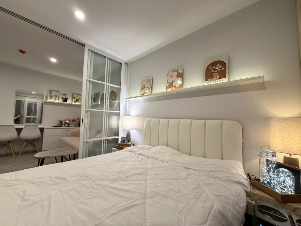 For rent: Regent Home Bangna, Building A, 4th floor. Located on the same floor as the common areas. Nicely decorated and very livable.