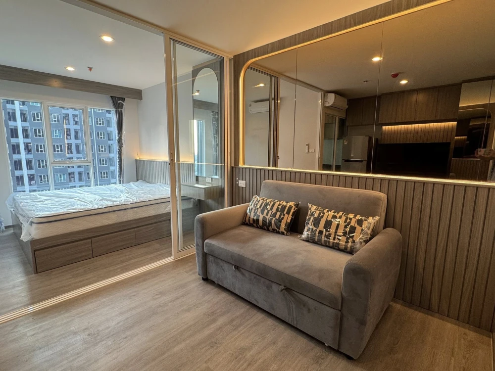 For rent: Regent Home Bangna, Building D, 26th floor. Unobstructed high-floor view. Beautiful built-in furnishings. Don't miss out!