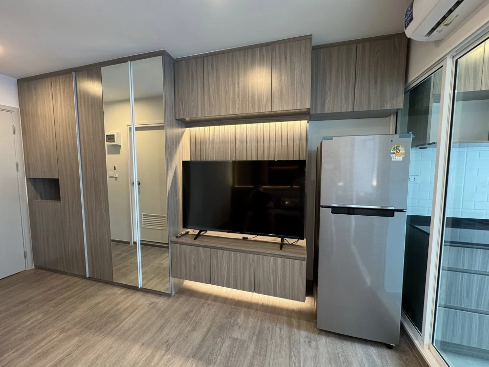 For rent: Regent Home Bangna, Building D, 26th floor. Unobstructed high-floor view. Beautiful built-in furnishings. Don't miss out!