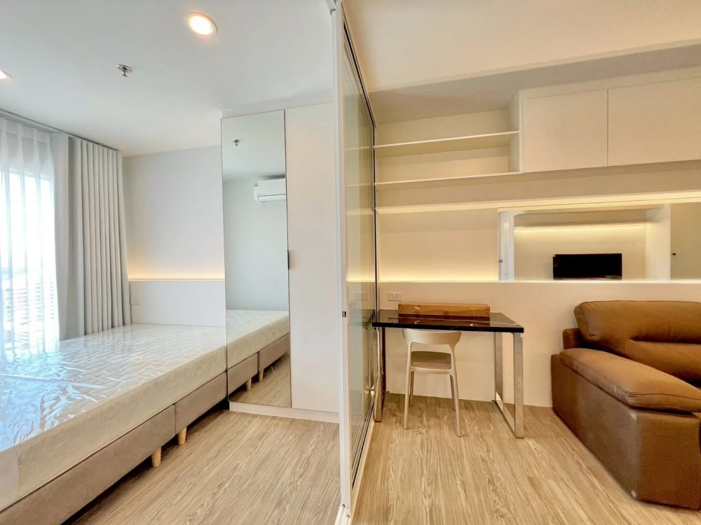 For rent: Regent Home Bangna. Fully furnished with built-in features throughout. Beautiful design, clearly defined spaces, and complete built-in furni