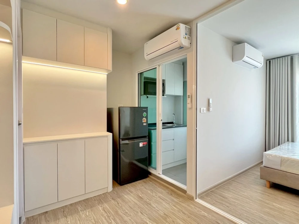 For rent: Regent Home Bangna. Fully furnished with built-in features throughout. Beautiful design, clearly defined spaces, and complete built-in furni