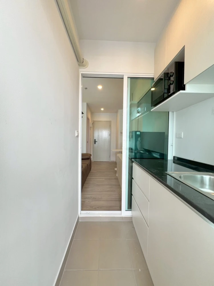 For rent: Regent Home Bangna. Fully furnished, corner unit with beautiful river view. Peaceful and relaxing. A must-have!