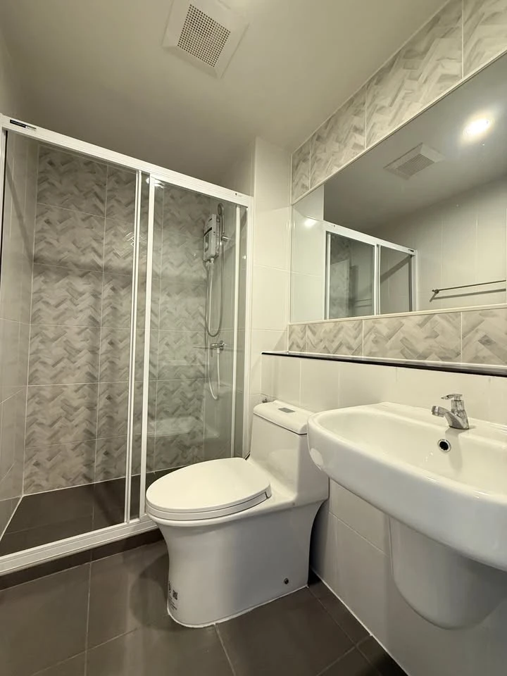 For rent: Regent home bangna, usable area 28 sq m, 12th floor, Building A, fully furnished, ready to move in, must hurry and reserve now.