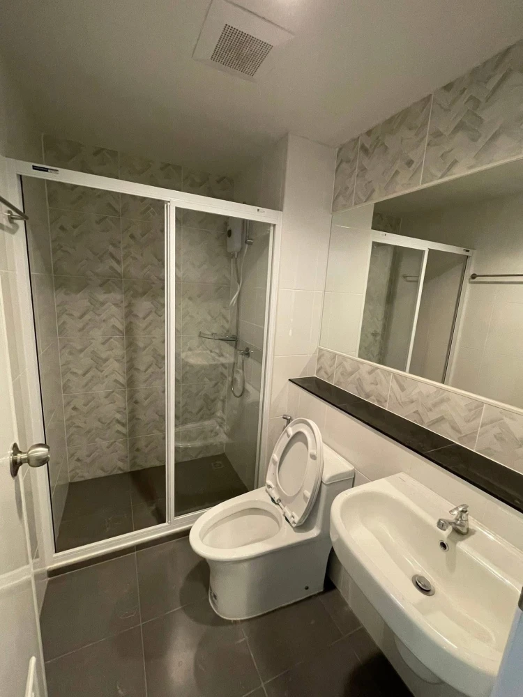 Regent Home Bangna for rent, pool view, fully furnished with appliances, ready to move in.