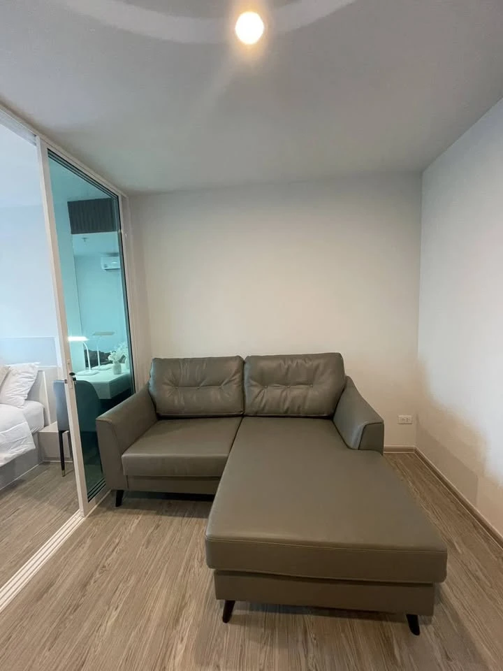 For rent: Regent Home Bangna, separate room, 30th floor, river view, affordable price. You must hurry to reserve now.