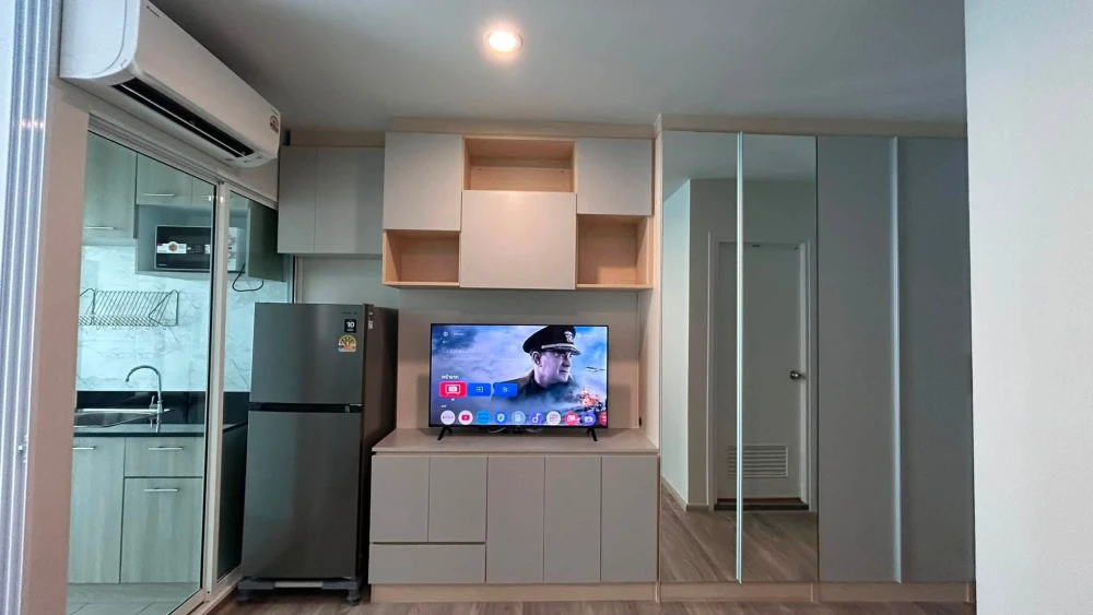 For rent: Regent Home Bangna, 11th floor unit, fully furnished, great location. Just bring your bags and move in!