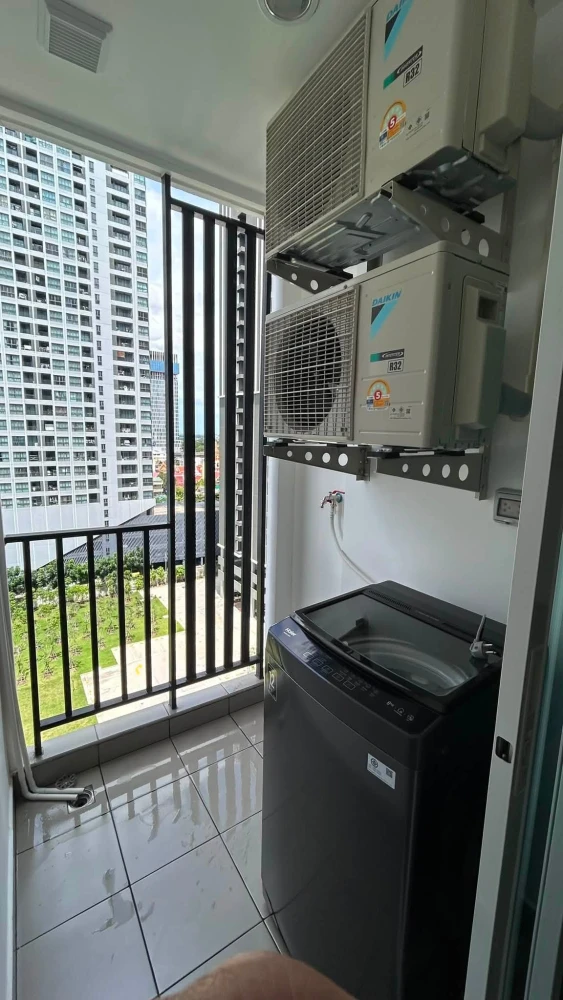 For rent: Regent Home Bangna, 11th floor unit, fully furnished, great location. Just bring your bags and move in!