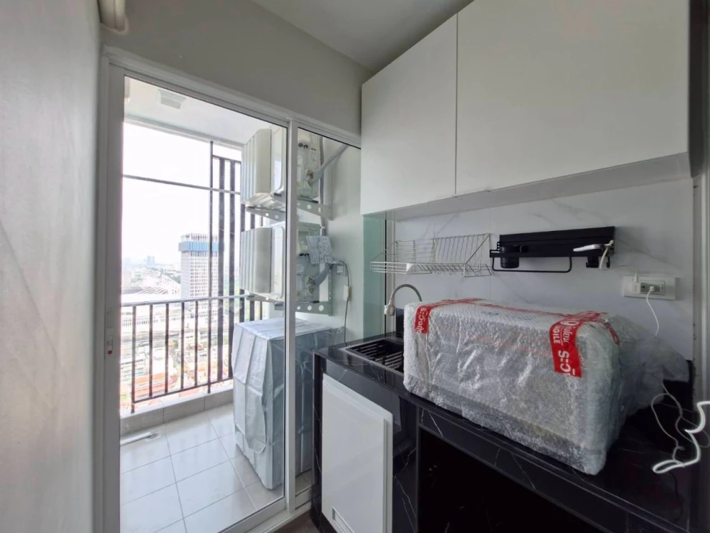 For rent: Regent Home Bangna, high floor unit, very livable, fully furnished. Book now!